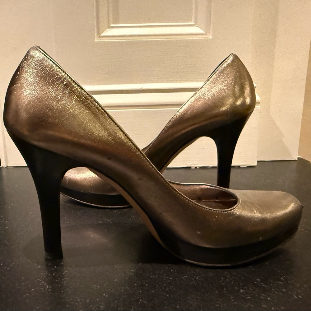 Gucci Metallic Gold Heels